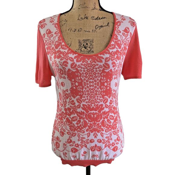 Tricot Chic Women Coral White Floral Short Sleeve Stretch Knit Sweater Top Sz 10 - Picture 1 of 13